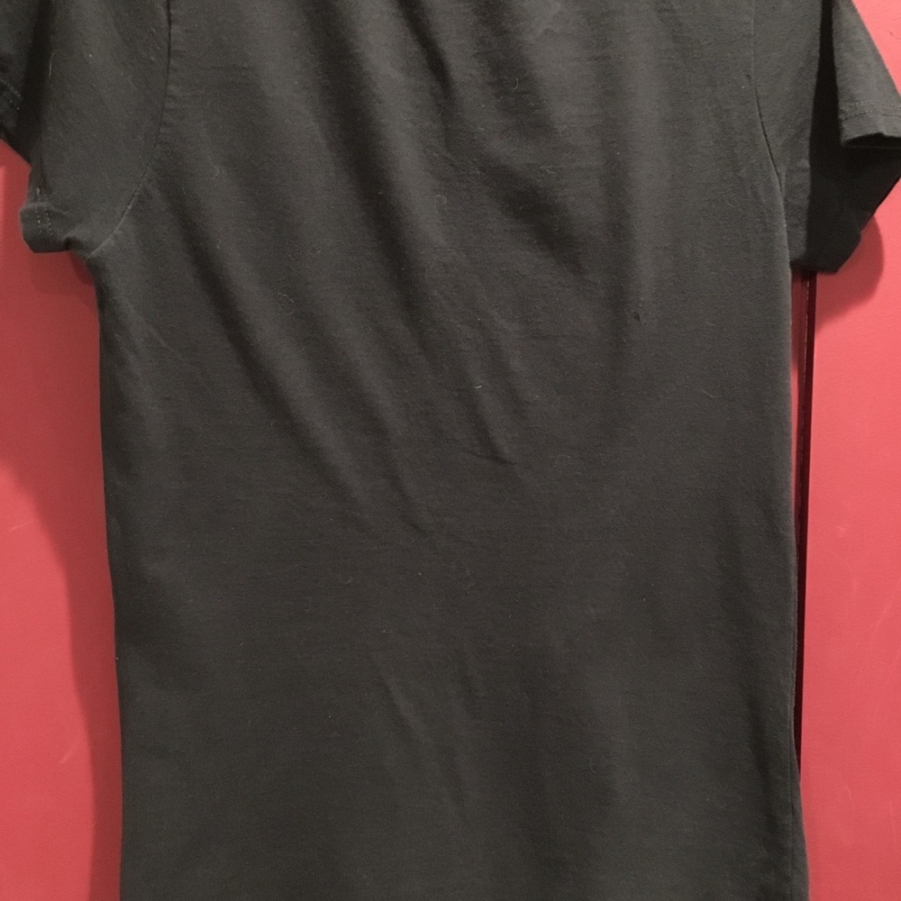 Batman logo T-shirt from Hot Topic - Picture 2 of 3